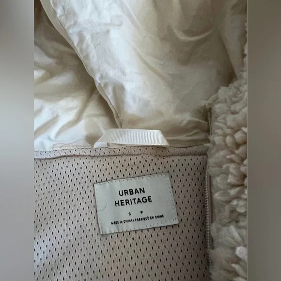 Urban Heritage Beige Sherpa Jacket – Size Small (Oversized Fit) - Picture 6 of 9